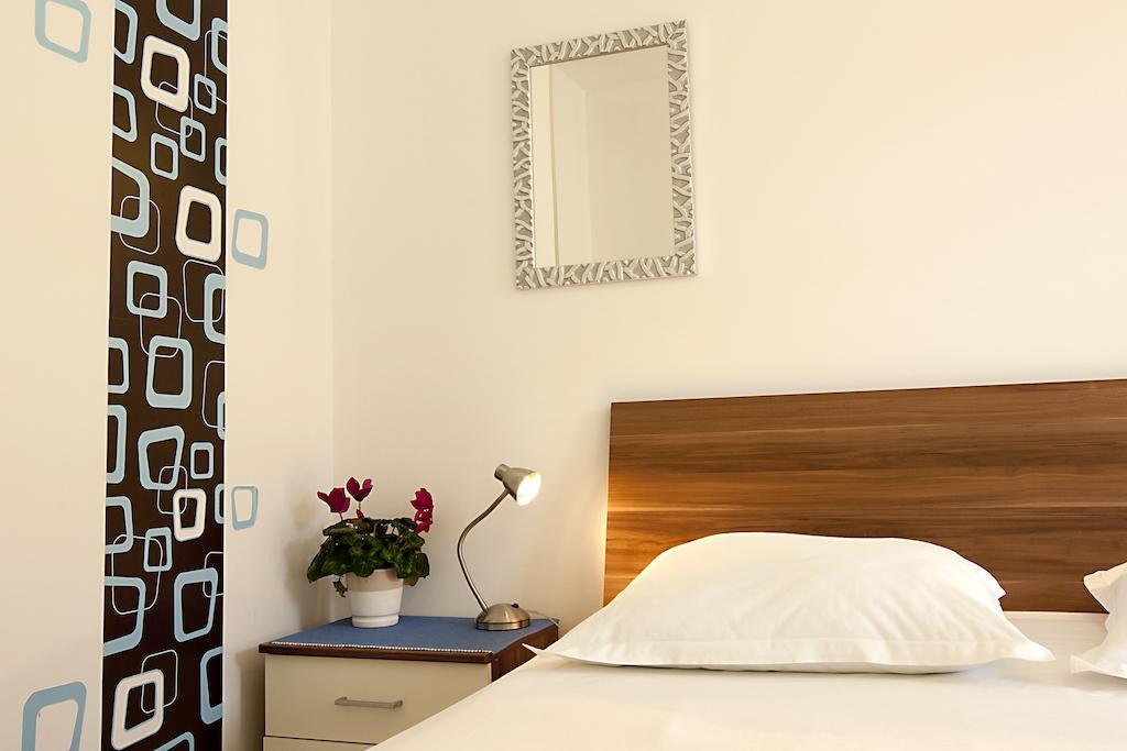 Apartments Viskovic Makarska Room photo